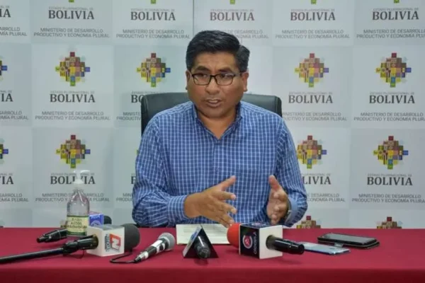 MINISTRO HUANCA EXHORTA A AUMENTAR LA PRODUCCIÓN DE MAÍZ, SORGO Y CAÑA DE AZÚCAR