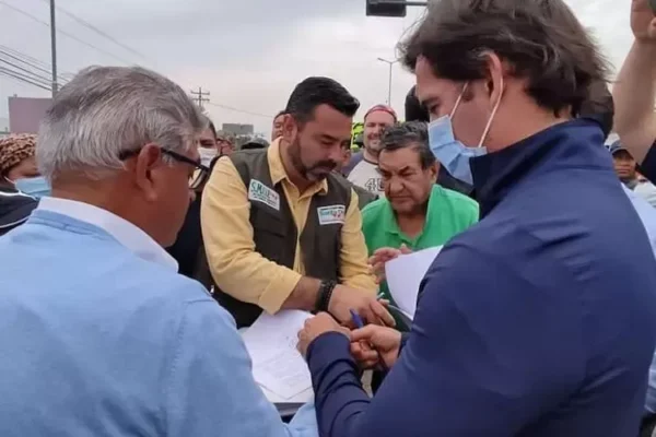 LA CARRETERA AL NORTE QUEDA EXPEDITA TRAS ACUERDO ENTRE VECINOS Y LA ALCALDÍA CRUCEÑA