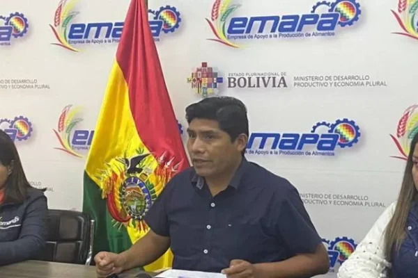 EMAPA OFRECE POLLO Y HUEVO EN SUS SUCURSALES Y DICE QUE TAMBIÉN DISTRIBUIRÁ EN MERCADOS