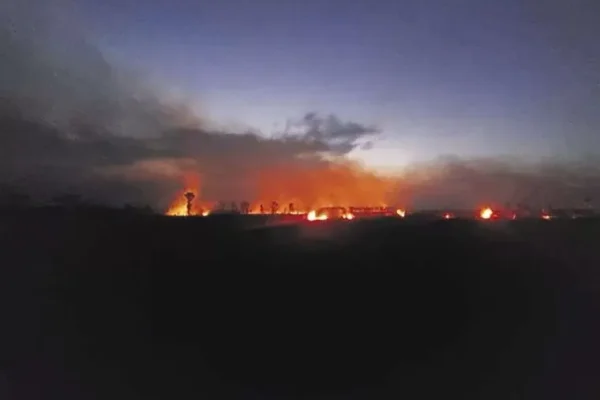 EL FUEGO SIN CONTROL OBLIGA AL GOBIERNO CENTRAL A PEDIR AYUDA INTERNACIONAL