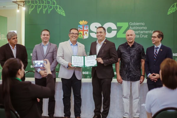 SANTA CRUZ Y ALTO PARAGUAY SELLAN ALIANZA PARA MEJORAR EL DESARROLLO ECONÓMICO Y PRODUCTIVO DE AMBAS REGIONES
