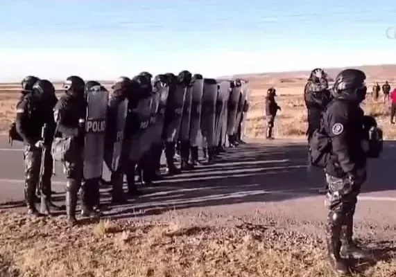 Carreteras: Levantan bloqueos en Oruro y El Alto, pero continúa en Yapacaní