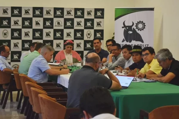 Gobierno acuerda con APIA y Aprisa potenciar el sector productivo y mejorar el abastecimiento de insumos