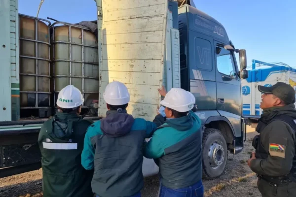 Operativo en Varador desbarata transporte ilegal de diésel: Conductor detenido y camión confiscado