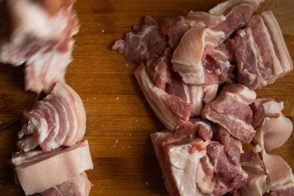 El Gobierno peruano busca fomentar el consumo de carne de cerdo y la ganadería porcina declarando el Día del Adobo de Cerdo