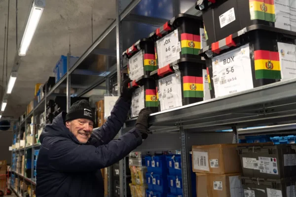 Bolivia deposita por primera vez material genético de maíz y frijol en la Bóveda Global de Semillas de Svalbard