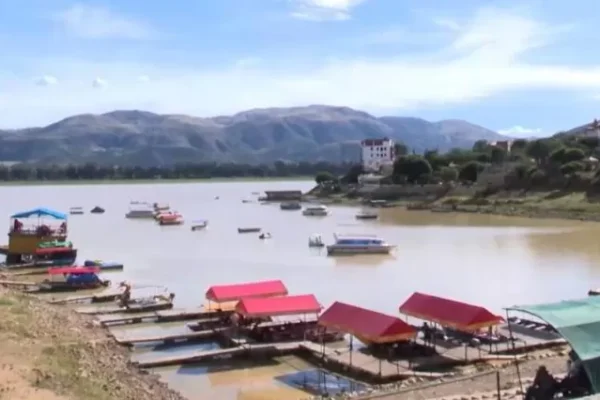 Bajo nivel de agua en La Angostura, dueños de negocios esperan que las lluvias ayuden a subir el caudal