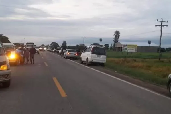 San Julián: Levantan bloqueo en la vía Santa Cruz – Trinidad y dan una semana para regularizar abastecimiento de combustible