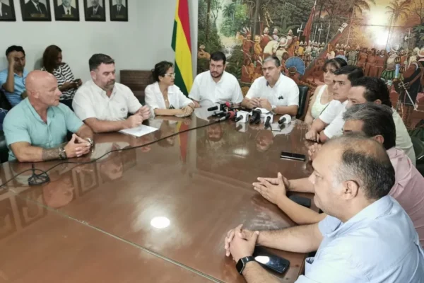 Sectores presentan proyecto de ley para derogar articulo 7