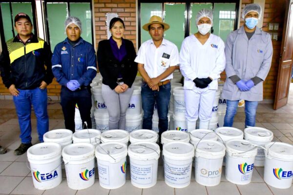 EBA acopia histórica cifra de 80 toneladas de miel de productores del Gran Chaco
