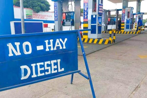 Santa Cruz: Soyeros denuncian nueva escasez de combustible y deterioro de rutas