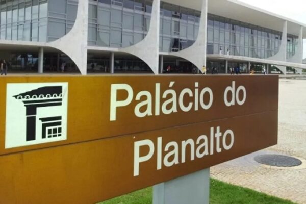 Uruguay y otros seis países volverán a importar carne aviar desde Brasil.